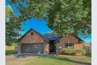64 Tangerine Court, Lake Jackson, TX 77566 - Photo 1
