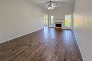 64 Tangerine Ct, Lake Jackson, TX 77566 - Photo 2