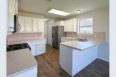 64 Tangerine Court, Lake Jackson, TX 77566 - Photo 8