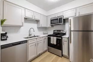 2170 Thousand Oaks Dr, San Antonio, TX 78232 - Photo 4