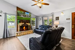 118 Finch Dr, Livingston, TX 77351 - Photo 2