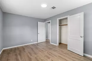 302 County Park Dr, League City, TX 77573 - Photo 14