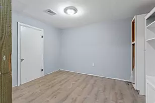 302 County Park Dr, League City, TX 77573 - Photo 20