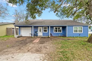 302 County Park Dr, League City, TX 77573 - Photo 1