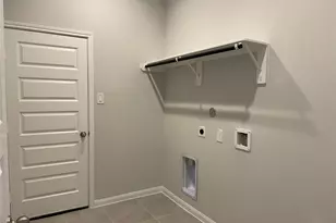 11893 E Gate Dr, Willis, TX 77318 - Photo 6