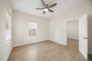 1109 Hays St, Houston, TX 77009 - Photo 6