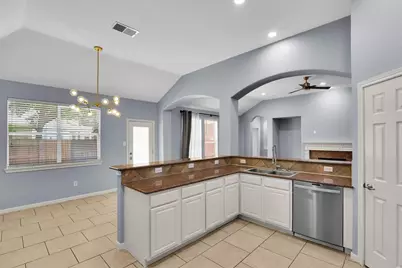 7 Caelin Court, The Woodlands, TX 77382 - Photo 12