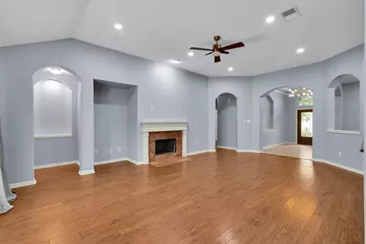 7 Caelin Court, The Woodlands, TX 77382 - Photo 18