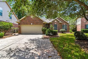 7 Caelin Ct, The Woodlands, TX 77382 - Photo 2