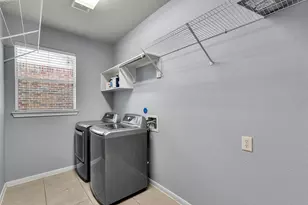 7 Caelin Ct, The Woodlands, TX 77382 - Photo 8