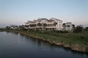 1510 Beachtown Dr, Galveston, TX 77550 - Photo 2