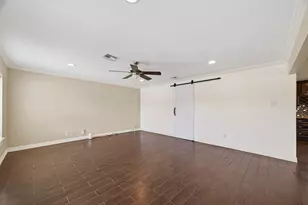 2010 Spillers Ln, Houston, TX 77043 - Photo 6