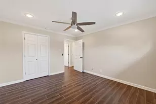 2010 Spillers Ln, Houston, TX 77043 - Photo 10