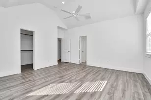 9012 Laverne Laurel Ln, Houston, TX 77080 - Photo 18