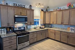 928 Co Rd 316, Louise, TX 77455 - Photo 6