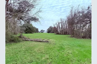 1370 Broken Arrow Trail, Angleton, TX 77515 - Photo 4