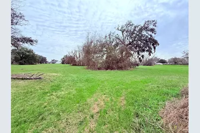 1370 Broken Arrow Trail, Angleton, TX 77515 - Photo 12