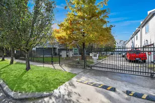 2911 Chartres St, Houston, TX 77004 - Photo 36