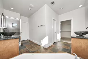 2911 Chartres St, Houston, TX 77004 - Photo 36