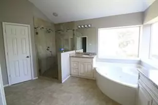 15618 Claremont Ct, Sugar Land, TX 77498 - Photo 14
