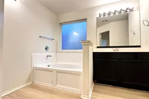 6818 Hampden Point Ct, Houston, TX 77040 - Photo 10