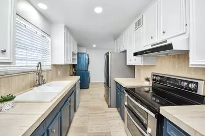 2711 Briarhurst Drive #18, Houston, TX 77057 - Photo 6
