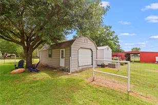 110 N Ave D, Wortham, TX 76693 - Photo 20