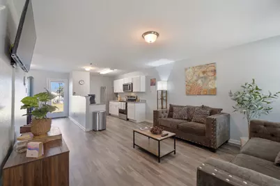 196 Goldenrod, Livingston, TX 77351 - Photo 4