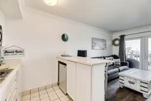 6300 Seawall Blvd, Galveston, TX 77551 - Photo 10