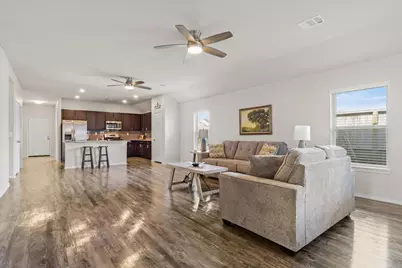 627 E Fairway Lake Drive, Alvin, TX 77511 - Photo 6