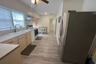 7931 Scanlock St, Houston, TX 77012 - Photo 6