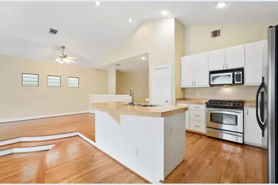 3576 Link Valley Drive, Houston, TX 77025 - Photo 10