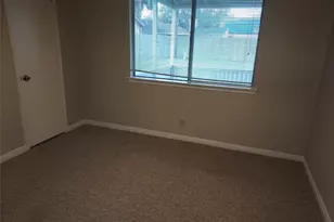 1305 Sagebrush St, Angleton, TX 77515 - Photo 8