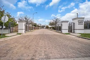 5849 E Post Oak Ln, Houston, TX 77055 - Photo 34