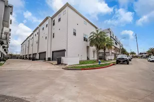 5849 E Post Oak Ln, Houston, TX 77055 - Photo 4