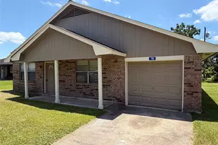 719 Pine Terrace Rd, Prairie View, TX 77445 - Photo 2