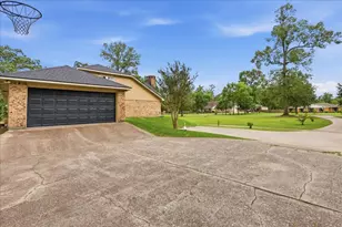 330 W Pineshadows Dr, Sour Lake, TX 77659 - Photo 38