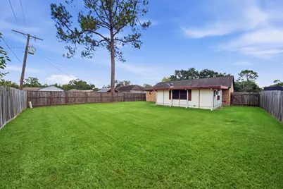 802 E Stadium Court, Friendswood, TX 77546 - Photo 26