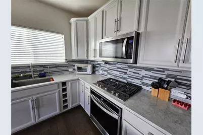 3234 Longleaf Meadows Drive, Houston, TX 77063 - Photo 10
