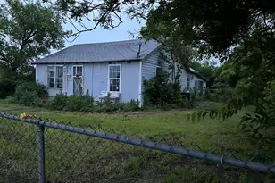 221 S Central Ave, Petrolia, TX 76377 - Photo 16