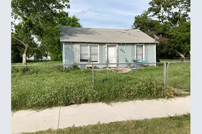 221 S Central Avenue, Petrolia, TX 76377 - Photo 2