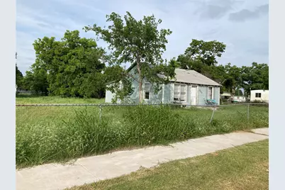 221 S Central Avenue, Petrolia, TX 76377 - Photo 4