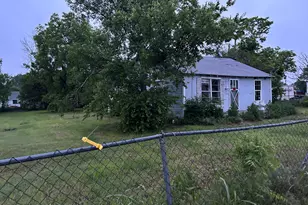 221 S Central Ave, Petrolia, TX 76377 - Photo 14