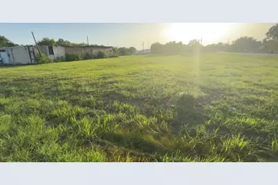 303 21st Street, Dickinson, TX 77539 - Photo 4