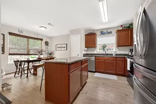 12114 Estelle Ln, Pinehurst, TX 77362 - Photo 10
