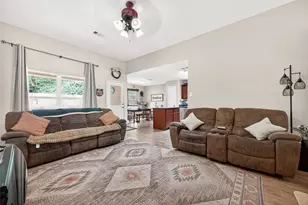 12114 Estelle Ln, Pinehurst, TX 77362 - Photo 6