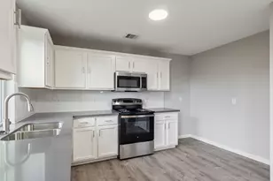 5607 Violet Path Ln, Houston, TX 77085 - Photo 10