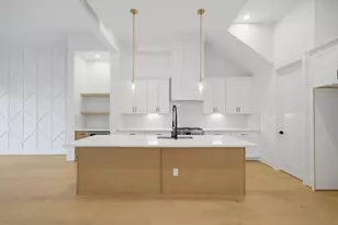 833 W 25th St, Houston, TX 77008 - Photo 10