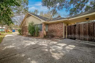 18230 Caprice Ln, Houston, TX 77058 - Photo 30