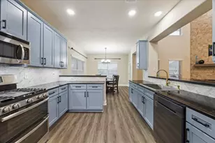 205 Willow Pointe Dr, League City, TX 77573 - Photo 16